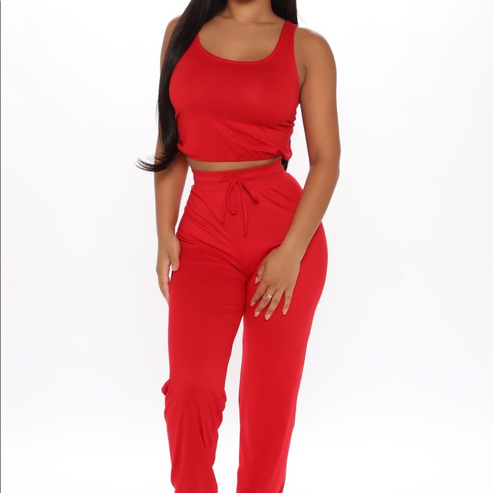 Calling Off Jogger Set - Red